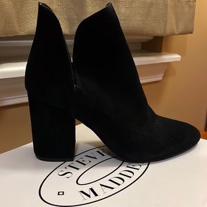 NEW- NEVER WORN- STEVE MADDEN BOOTIES IN BLACK